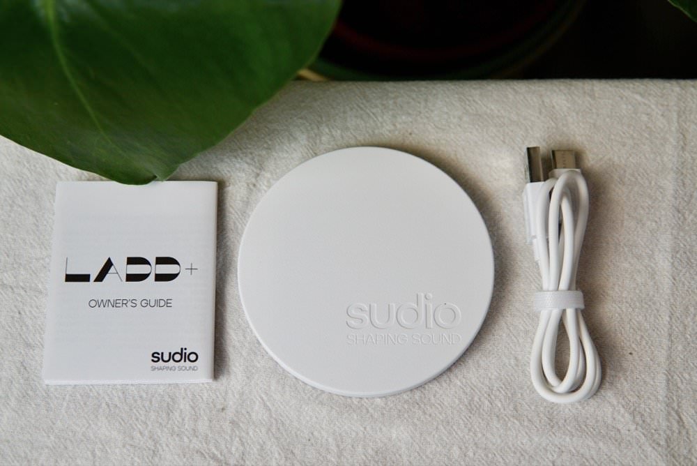 Sudio e2無線充電盤開箱評價