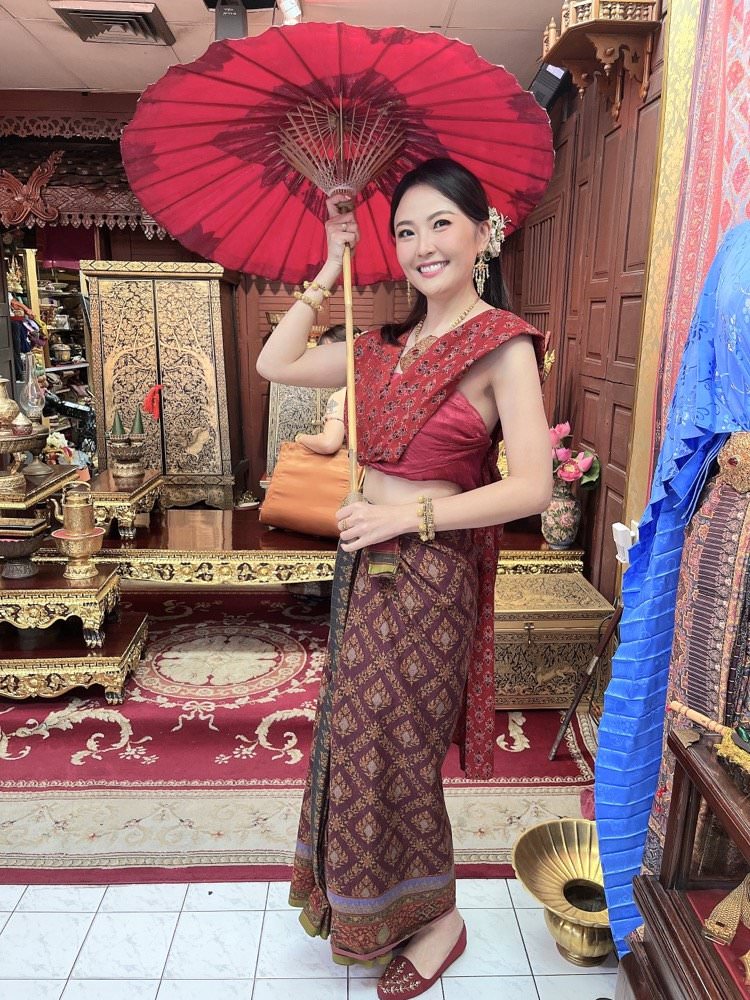 22 MBK傳統泰式服裝攝影棚Thai Style Studio，變身穿越劇天生一對裡的泰國人