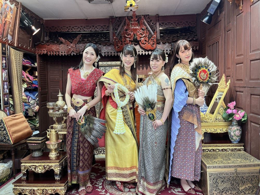 23 MBK傳統泰式服裝攝影棚Thai Style Studio，變身穿越劇天生一對裡的泰國人