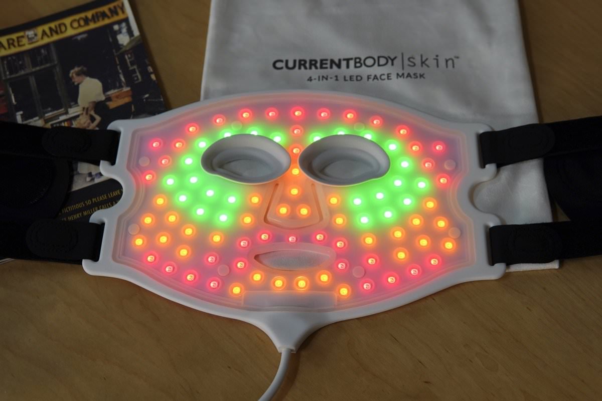 14 CurrentBody Skin 4合1 LED 光療面膜儀開箱評價